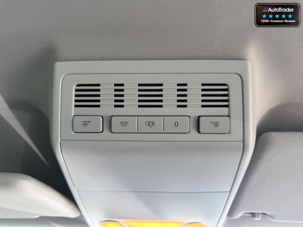 Volkswagen Transporter Shuttle SE 140hp Twin Side Door Tailgate 9 Seats Air Con NO VAT VANLUX 23