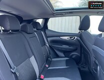 Nissan Qashqai 1.3 DIG-T N-Connecta SUV 5dr Petrol Manual Euro 6 (s/s) (140 ps)[Tadley] 12