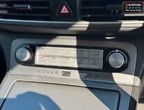 Hyundai KONA 64kWh Premium SE SUV 5dr Electric Motor Auto (7kW Charger) (204 ps) 24
