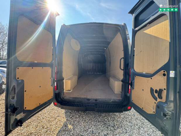 Nissan Interstar LWB L3H2 [SOLD SM] Med Roof Dci Tekna Rev Camera Air Con Side Door EURO 6 11