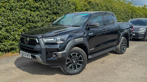 Toyota Hilux Crew Cab AUTO 4X4 Invincible X 4WD Air Con Alloys Cam EURO 6 NO VAT 