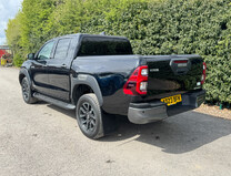 Toyota Hilux Crew Cab AUTO 4X4 Invincible X 4WD Air Con Alloys Cam EURO 6 NO VAT 6