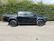 Toyota Hilux Crew Cab AUTO 4X4 Invincible X 4WD Air Con Alloys Cam EURO 6 NO VAT 4