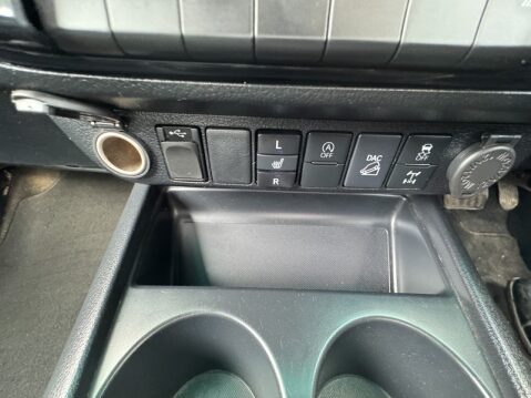 Toyota Hilux Crew Cab AUTO 4X4 Invincible X 4WD Air Con Alloys Cam EURO 6 NO VAT 18