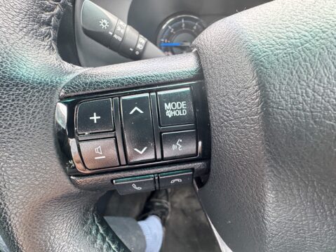 Toyota Hilux Crew Cab AUTO 4X4 Invincible X 4WD Air Con Alloys Cam EURO 6 NO VAT 15