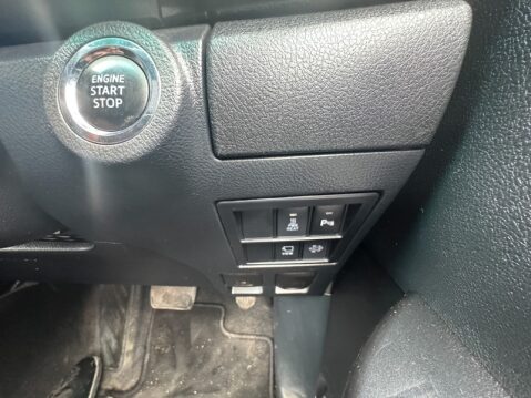 Toyota Hilux Crew Cab AUTO 4X4 Invincible X 4WD Air Con Alloys Cam EURO 6 NO VAT 27