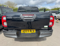 Toyota Hilux Crew Cab AUTO 4X4 Invincible X 4WD Air Con Alloys Cam EURO 6 NO VAT 7