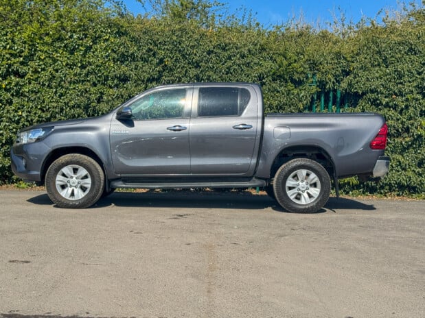 Toyota Hilux Crew Cab 4X4 Icon 4Wd Alloys Air Con Camera EURO 6 NO VAT 5