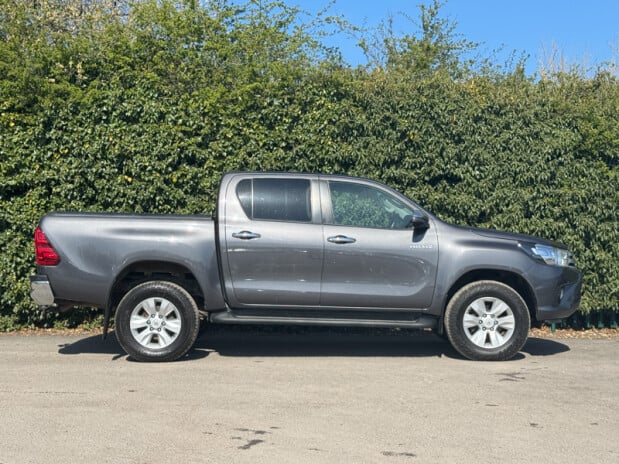 Toyota Hilux Crew Cab 4X4 Icon 4Wd Alloys Air Con Camera EURO 6 NO VAT 4