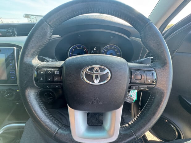 Toyota Hilux Crew Cab 4X4 Icon 4Wd Alloys Air Con Camera EURO 6 NO VAT 14