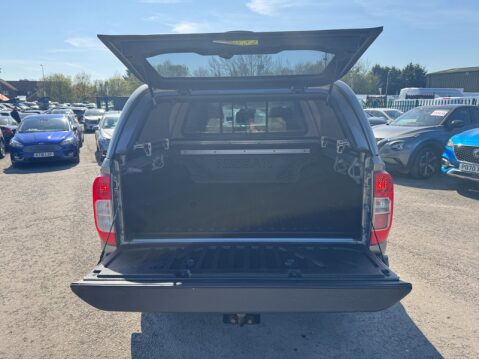 Nissan Navara Crew Cab [SOLD KH] AUTO 4x4 N-Guard Air Con Cam Nav Sensors EURO 6 NO VAT 8