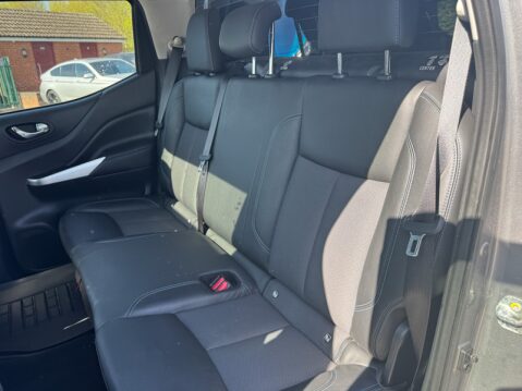 Nissan Navara Crew Cab [SOLD KH] AUTO 4x4 N-Guard Air Con Cam Nav Sensors EURO 6 NO VAT 11