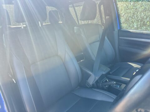 Toyota Hilux Crew Cab 4X4 AUTO Invincible X Air Con Cam Nav Sensors EURO 6 NO VAT 8