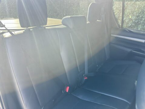 Toyota Hilux Crew Cab 4X4 AUTO Invincible X Air Con Cam Nav Sensors EURO 6 NO VAT 9