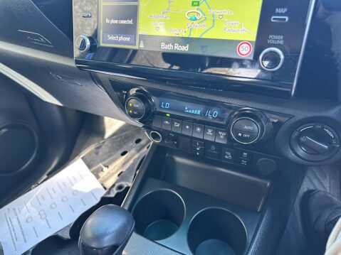 Toyota Hilux Crew Cab 4X4 AUTO Invincible X Air Con Cam Nav Sensors EURO 6 NO VAT 13