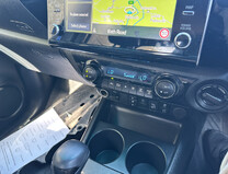 Toyota Hilux Crew Cab 4X4 AUTO Invincible X Air Con Cam Nav Sensors EURO 6 NO VAT 13