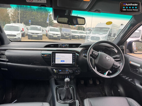 Toyota Hilux Crew Cab 4X4 AUTO Invincible X Air Con Cam Nav Senors EURO 6 NO VAT 14