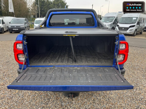 Toyota Hilux Crew Cab 4X4 AUTO Invincible X Air Con Cam Nav Senors EURO 6 NO VAT 17