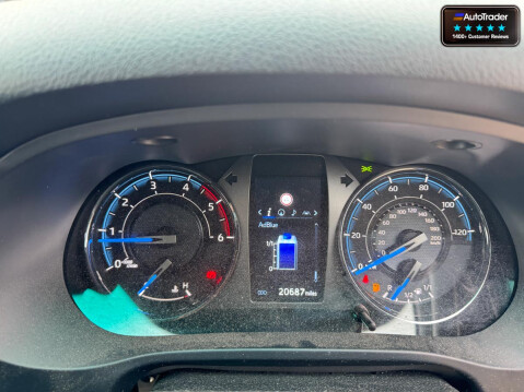 Toyota Hilux Crew Cab 4X4 AUTO Invincible X Air Con Cam Nav Senors EURO 6 NO VAT 28