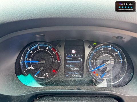 Toyota Hilux Crew Cab 4X4 AUTO Invincible X Air Con Cam Nav Senors EURO 6 NO VAT 29
