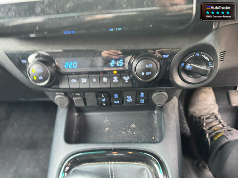 Toyota Hilux Crew Cab 4X4 AUTO Invincible X Air Con Cam Nav Senors EURO 6 NO VAT 41