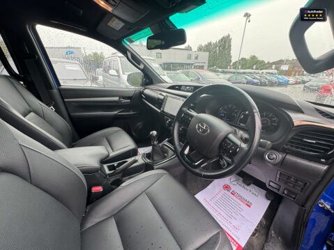 Toyota Hilux Crew Cab 4X4 AUTO Invincible X Air Con Cam Nav Senors EURO 6 NO VAT 20