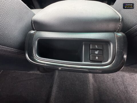 Toyota Hilux Crew Cab 4X4 AUTO Invincible X Air Con Cam Nav Senors EURO 6 NO VAT 15