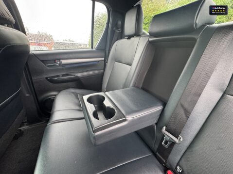 Toyota Hilux Crew Cab 4X4 AUTO Invincible X Air Con Cam Nav Senors EURO 6 NO VAT 13