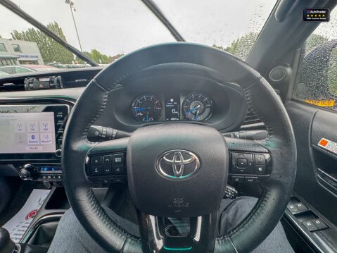 Toyota Hilux Crew Cab 4X4 AUTO Invincible X Air Con Cam Nav Senors EURO 6 NO VAT 21