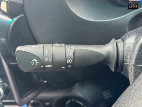 Toyota Hilux Crew Cab 4X4 AUTO Invincible X Air Con Cam Nav Senors EURO 6 NO VAT 25