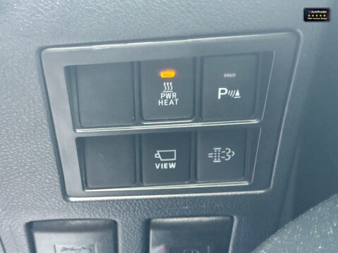 Toyota Hilux Crew Cab 4X4 AUTO Invincible X Air Con Cam Nav Senors EURO 6 NO VAT 28