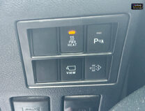 Toyota Hilux Crew Cab 4X4 AUTO Invincible X Air Con Cam Nav Senors EURO 6 NO VAT 28