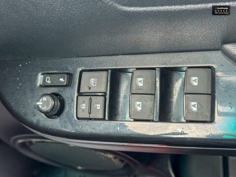 Toyota Hilux Crew Cab 4X4 AUTO Invincible X Air Con Cam Nav Senors EURO 6 NO VAT 30
