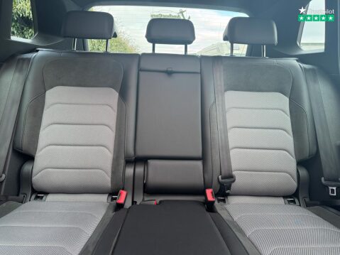 Volkswagen Tiguan 2.0 TDI R-Line Tech SUV 5dr Diesel Manual 4Motion Euro 6 (s/s) (150 ps) 8