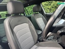 Volkswagen Tiguan 2.0 TDI R-Line Tech SUV 5dr Diesel Manual 4Motion Euro 6 (s/s) (150 ps) 9