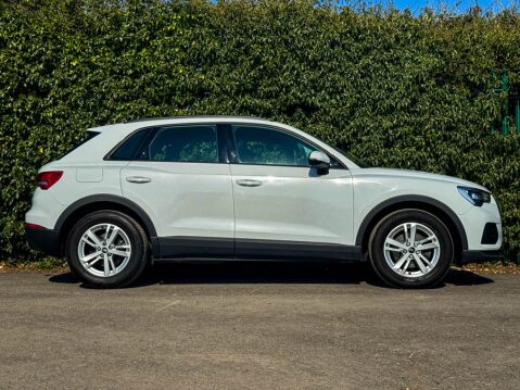 Audi Q3 1.5 TFSI CoD 35 Technik SUV 5dr Petrol Manual Euro 6 (s/s) (150 ps) 5