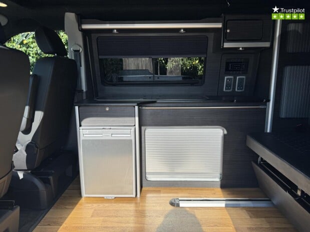 Volkswagen Transporter AUTO DSG Camper150hp PopTop 4 Berth Kitchen Bike R 9