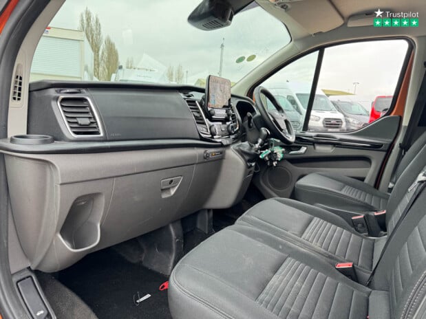 Ford Transit Custom Crew Cab [SOLD CR] LWB L2H1 320 Limited Air Con Sensors EURO 6 NO VAT 9