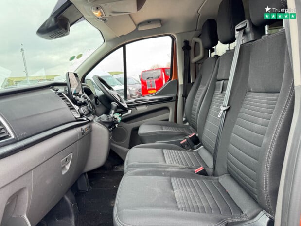 Ford Transit Custom Crew Cab [SOLD CR] LWB L2H1 320 Limited Air Con Sensors EURO 6 NO VAT 10