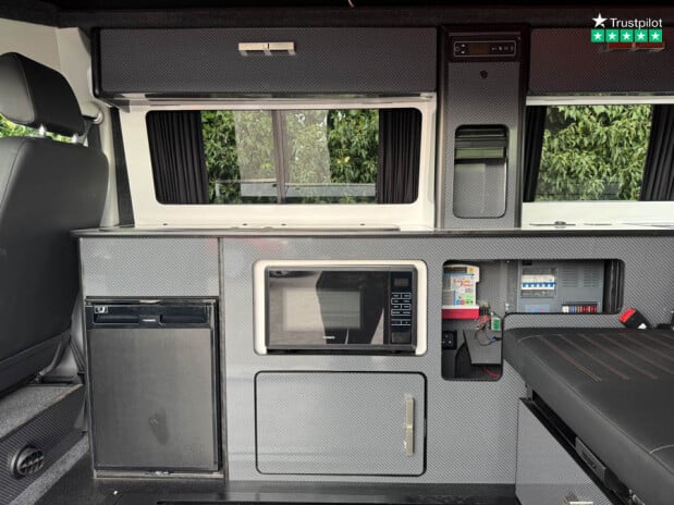 Volkswagen Transporter Campaway|Kitchen|R/R Bed|PopTop|Awning|Fridge|Air Con 9