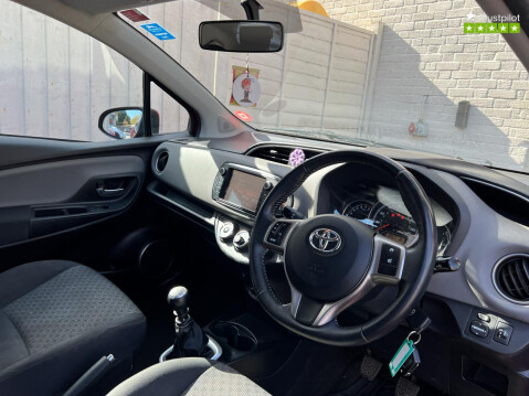 Toyota Yaris (Sold) 1.33 Dual VVT-i Icon Hatchback 5dr Petrol Manual ULEZ COMPLIANT (99 9
