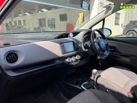 Toyota Yaris (Sold) 1.33 Dual VVT-i Icon Hatchback 5dr Petrol Manual ULEZ COMPLIANT (99 17