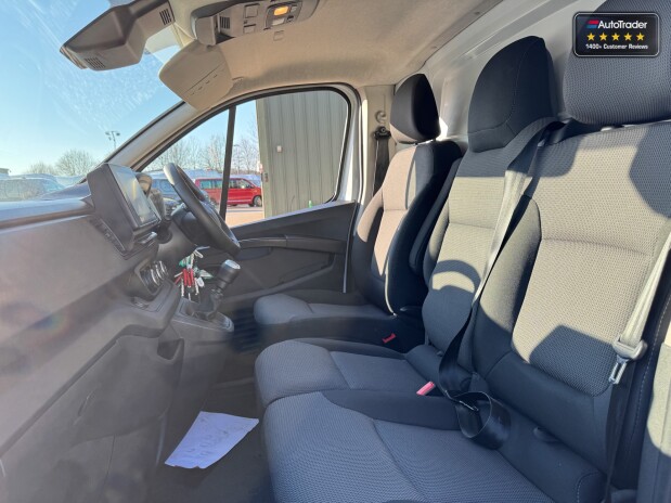Renault Trafic SWB L1H1 [SOLD CM] Low Roof Sl28 Business Plus Air Con Sensors EURO 6 10
