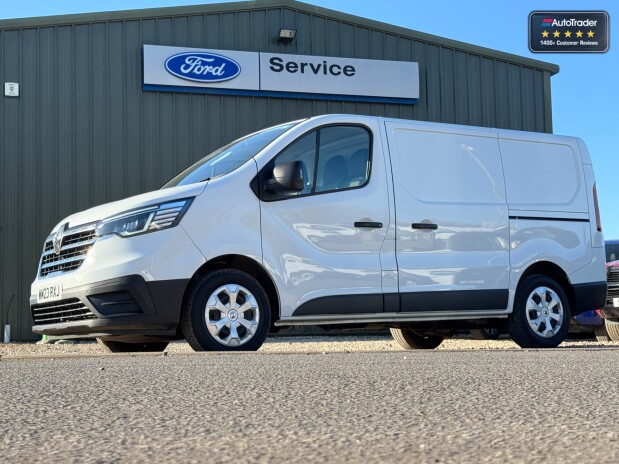 Renault Trafic SWB L1H1 [SOLD CM] Low Roof Sl28 Business Plus Air Con Sensors EURO 6 1