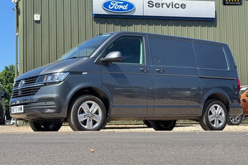 Volkswagen Transporter AUTO SWB L1H1 T30 204Bhp Tdi Highline Air Con Camera Sensors EURO 6 NO VAT