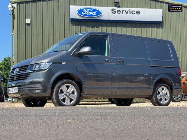 Volkswagen Transporter AUTO SWB L1H1 T30 204Bhp Tdi Highline Air Con Camera Sensors EURO 6 NO VAT 1