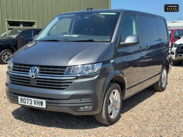 Volkswagen Transporter AUTO SWB L1H1 T30 204Bhp Tdi Highline Air Con Camera Sensors EURO 6 NO VAT 2