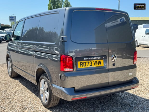 Volkswagen Transporter AUTO SWB L1H1 T30 204Bhp Tdi Highline Air Con Camera Sensors EURO 6 NO VAT 10
