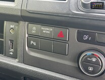 Volkswagen California Beach|Camper|7 Passenger Seats|Automatic DSG|Pop Top 24
