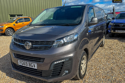 Vauxhall Vivaro LWB L2H1 2900 Sportive Air Con Twin Side Door EURO 6 NO VAT